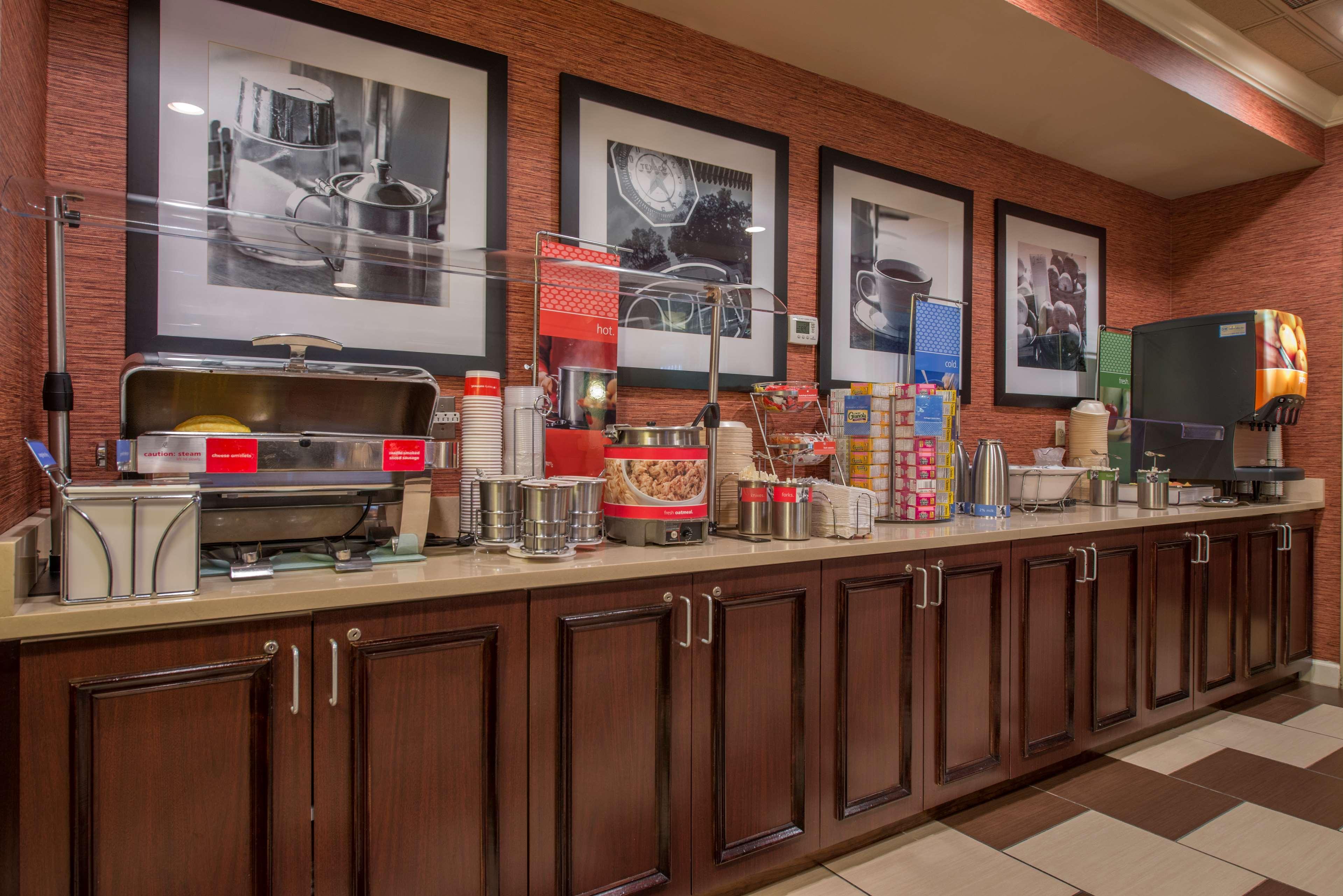 Hampton Inn Atlanta-Peachtree Corners/Норкросс Экстерьер фото
