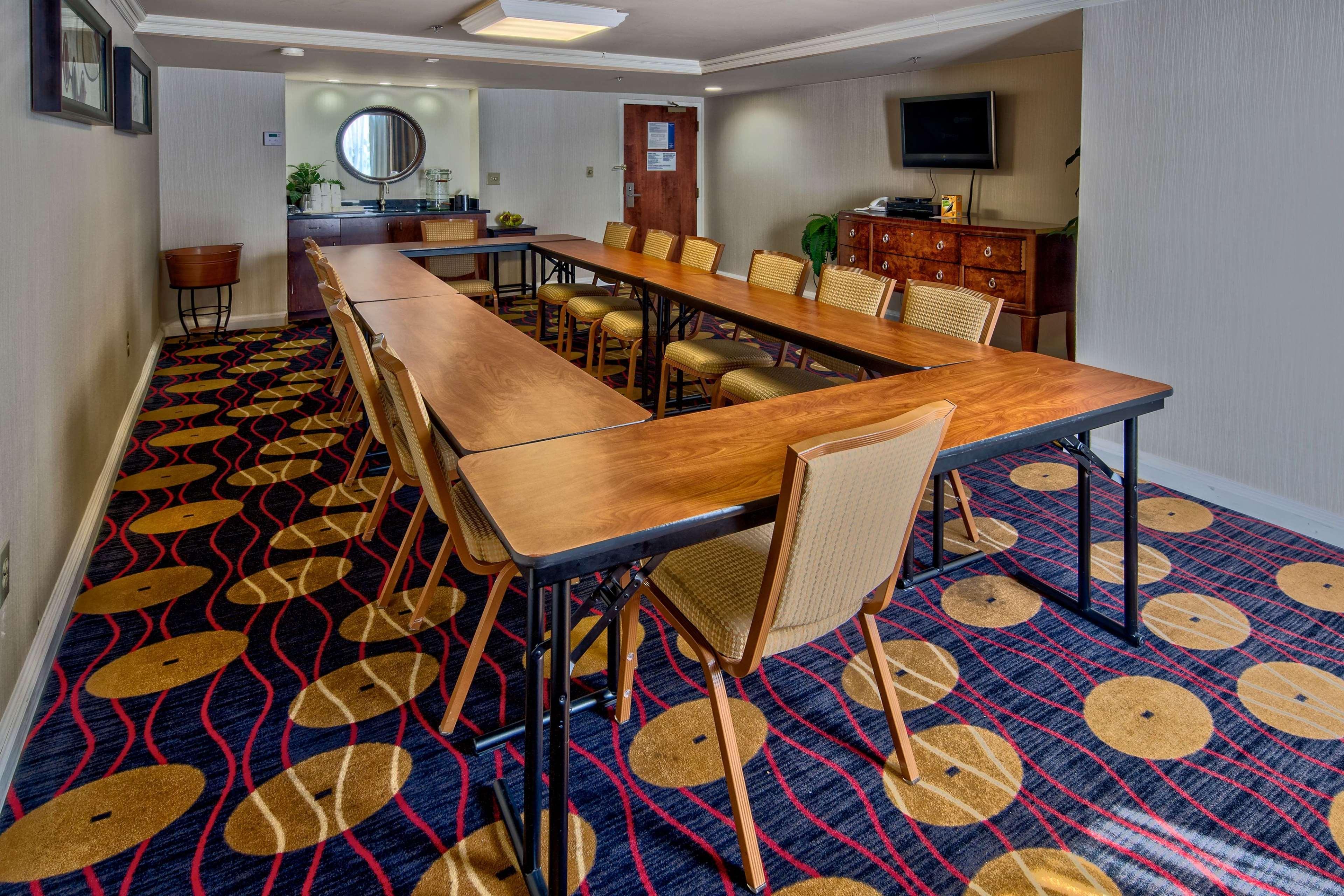 Hampton Inn Atlanta-Peachtree Corners/Норкросс Экстерьер фото
