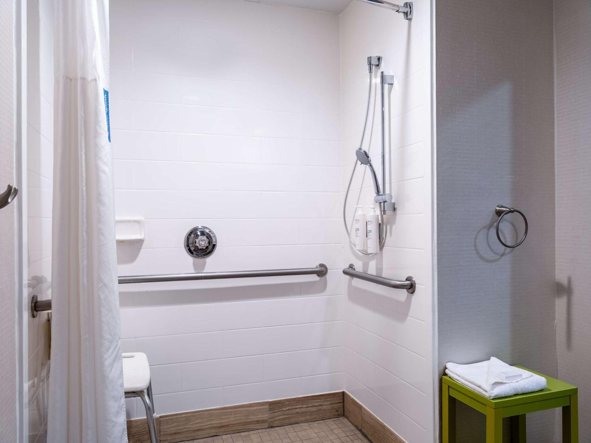 Hampton Inn Atlanta-Peachtree Corners/Норкросс Экстерьер фото